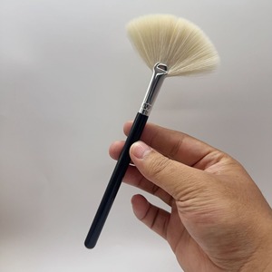 Pinceau de maquillage en forme d'éventail, fibres synthétiques douces, applicateur de masque facial, brosse pour peeling aux acides de fruits, outil de soin de la peau et de beauté - Product Image 5