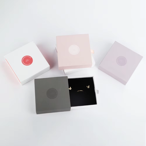 Boîte à bagues de luxe personnalisée avec mini-tiroir et présentoir pour porte-alliances, avec impression de votre logo - Product Image 3