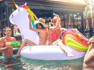 Flotador Inflable Gigante de Unicornio de PVC para Adultos - Product Image 3