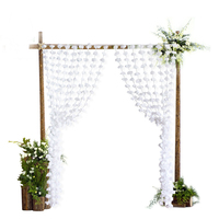 Tirai Kain Putih Elegan dengan Desain Garland Bunga Romantis untuk Latar Belakang Acara Pernikahan, Bridal Shower, dan Properti Photo Booth