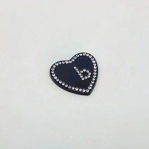 Дизайнерские украшения в форме сердца с буквами, стразами и кристаллами для декора сумок и брелоков. - Product Image 2