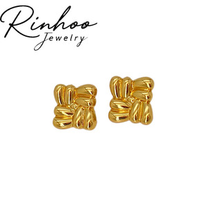 Boucles d'oreilles clous tendance en acier inoxydable 304, plaqué or PVD, motifs nœud, papillon, soleil, cœur, géométriques simples et élégantes pour femme - Product Image 2