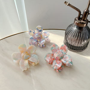 Vente en gros de serre-tête haut de gamme dégradé en fleur en acétate à la mode griffes de <span class=keywords><strong>cheveux</strong></span> florales brillantes pour femmes - Product Image 2