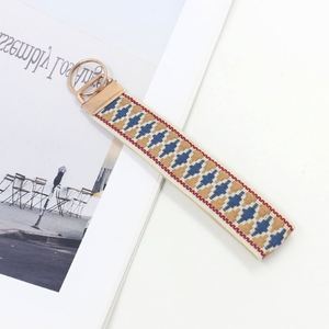 Bracelet porte-clés en cuir pour femme, idéal pour la défense personnelle, personnalisable avec logo – Nouveauté très prisée - Product Image 3