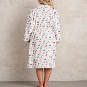 Accappatoio da donna in pile con stampa frutta, grazioso e leggero per primavera/estate, in morbido flanella con cintura - Product Image 3