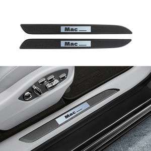 Bande décorative de seuil en fibre de carbone, bande décorative de seuil de porte automobile en carbone sec brillant pour Cayenne Macan Panamera - Product Image 1