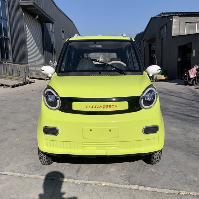 Nuen High End Atmospheric Fully Enclosed New Energy Electric Four-wheel Vehicle with Commuting to and From Work