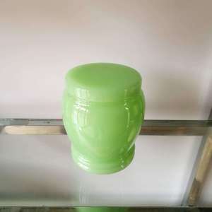 โกศใส่เถ้าเผาหินเทียมขัดเงาสีเขียวบริสุทธิ์แบบกำหนดเอง - Product Image 5