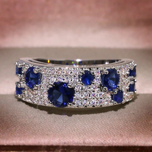 Anello Vintage con Design a Grappolo, Stile Classico per Donne - Product Image 3