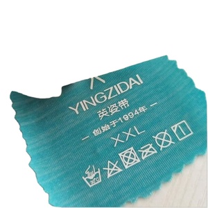 Étiquettes en silicone 3D à logo coloré sur 2 couches, étiquettes à logo en relief, étiquettes à logo personnalisées lavables pour vêtements - Product Image 3