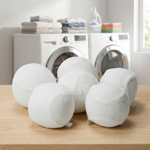 Balle de nettoyage personnalisable et durable pour sacs, élimine la poussière et les peluches - Product Image 1
