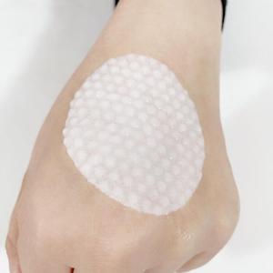 Tampons de <span class=keywords><strong>coton</strong></span> pour le maquillage <span class=keywords><strong>en</strong></span> gros, tampons de toner ronds <span class=keywords><strong>en</strong></span> <span class=keywords><strong>tissu</strong></span> non tissé gaufré avec peigne <span class=keywords><strong>à</strong></span> miel - Product Image 3