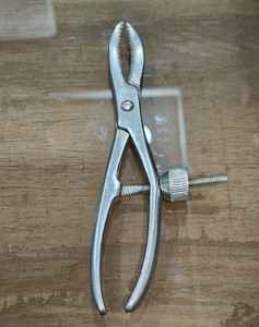 High Quality 6 Inch Titanium Manual Orthopedic Surgical Forceps Stainless Steel <b>Clamp</b> Speed Lock Retractor <b>Wood</b> Instrument Set - Product Image 2