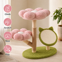 Arbre à chat rose en forme de fleur avec deux lits en peluche, support de style branche et griffoir en forme d'oreilles de chat, conception personnalisée OEM ODM