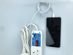 Naturale multi guardia automatico regolatore di tensione usb presa presa di estensione per uso domestico con il video - Product Image 2