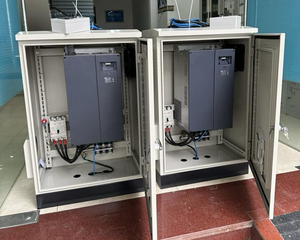 Variateur de vitesse AC SINEE EM730 à performance stable 110KW 380V pour convoyeurs et manutention de matériaux - Product Image 1