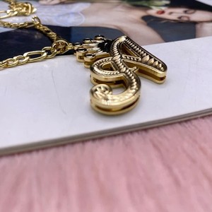 สร้อยคอจี้สลักตัวอักษร A-Z สีทอง18K แบบทำมือเครื่องประดับแบบทำมือสำหรับผู้ชายและผู้หญิงชื่อคิวบาทำจากสเตนเลสสตีล - Product Image 2