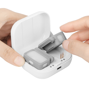 Sunnylife-Mini lámpara de relleno, luz LED de vídeo ajustable de múltiples modos L375 con funda de carga para <span class=keywords><strong>DJI</strong></span> OM6/<span class=keywords><strong>OM5</strong></span>/OM4/SE - Product Image 1