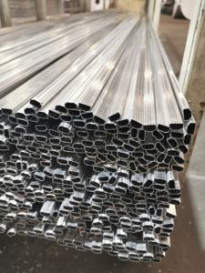 Barre d'espacement en aluminium Yaxinhua 4A-40A de haute qualité, garantie 5 ans, pliable, directement de l'usine, pour l'installation de vis dans le verre isolant - Product Image 3