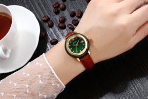 นาฬิกาคู่สายหนังดราก้อนฟีนิกซ์ควอตซ์ดีไซน์หรูหรา นาฬิกาหยกเหอเทียนสำหรับผู้ชายและผู้หญิง - Product Image 5