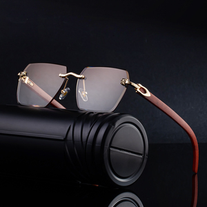 Kacamata Sunglasses Partagas Retro <span class=keywords><strong>Designer</strong></span> Custom Logo Photochromic Rimless Leopard Head Wood Grain Colors Arms UV400 untuk Pria - Product Image 1