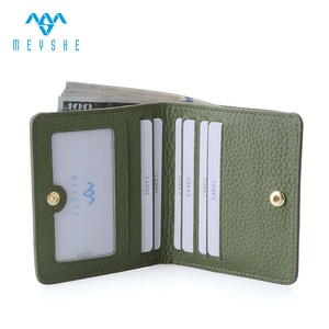 Porte-cartes d'identité en cuir véritable à deux volets Porte-monnaie pour femmes Design simple et mince Fermeture à bouton Logo RFID fonctionnel Cash Decks - Product Image 2