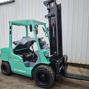 Originele gebruikte Mitsubishi 3T heftruck FD30 met hoogwaardige diesel-aandrijving, reserveonderdelen en ondersteuning voor de verkoop, origineel uit Japan. - Product Image 1