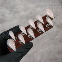 Ongles Ombrés Gothiques Rouge et Noir au Design Exclusif, Faux Ongles Stiletto Aiguisés Effet Griffe de Dragon, Faits Main et Réutilisables