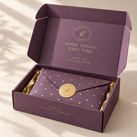 Boîte d'expédition personnalisée en carton ondulé avec impression dorée, emballage écologique pour cadeaux et expéditions de marques haut de gamme
