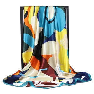 Écharpe en soie classique à imprimé ceinture et chaîne couleur or champagne pour <span class=keywords><strong>femme</strong></span>, châle et cravate en satin de style vintage - Product Image 6