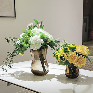 Accesorios de Dormitorio, Florero Pequeño de Cristal con Forma de Cuerno Marrón de Gran Abertura, Moderno - Product Image 3