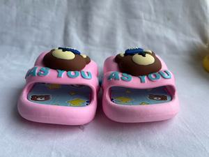 รองเท้าแตะลายการ์ตูนสีชมพูสำหรับผู้หญิงพร้อมพื้นรองเท้า EVA กันลื่นสำหรับใส่ในบ้านทุกฤดูกาล - Product Image 4