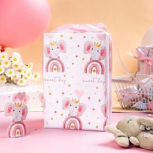 Papier d'emballage original en papier calque rose à motif étoiles et éléphant mignon pour fête d'anniversaire d'enfant et baby shower - Product Image 1