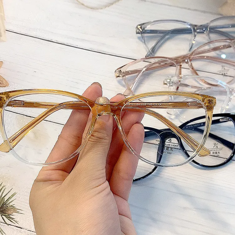 स्टॉक में प्रत्यक्ष बिक्री महिलाओं के लिए एंटी-ब्लू लाइट चश्मा फ्रेम Tr90 फैशन रेट्रो ऑप्टिकल चश्मा
