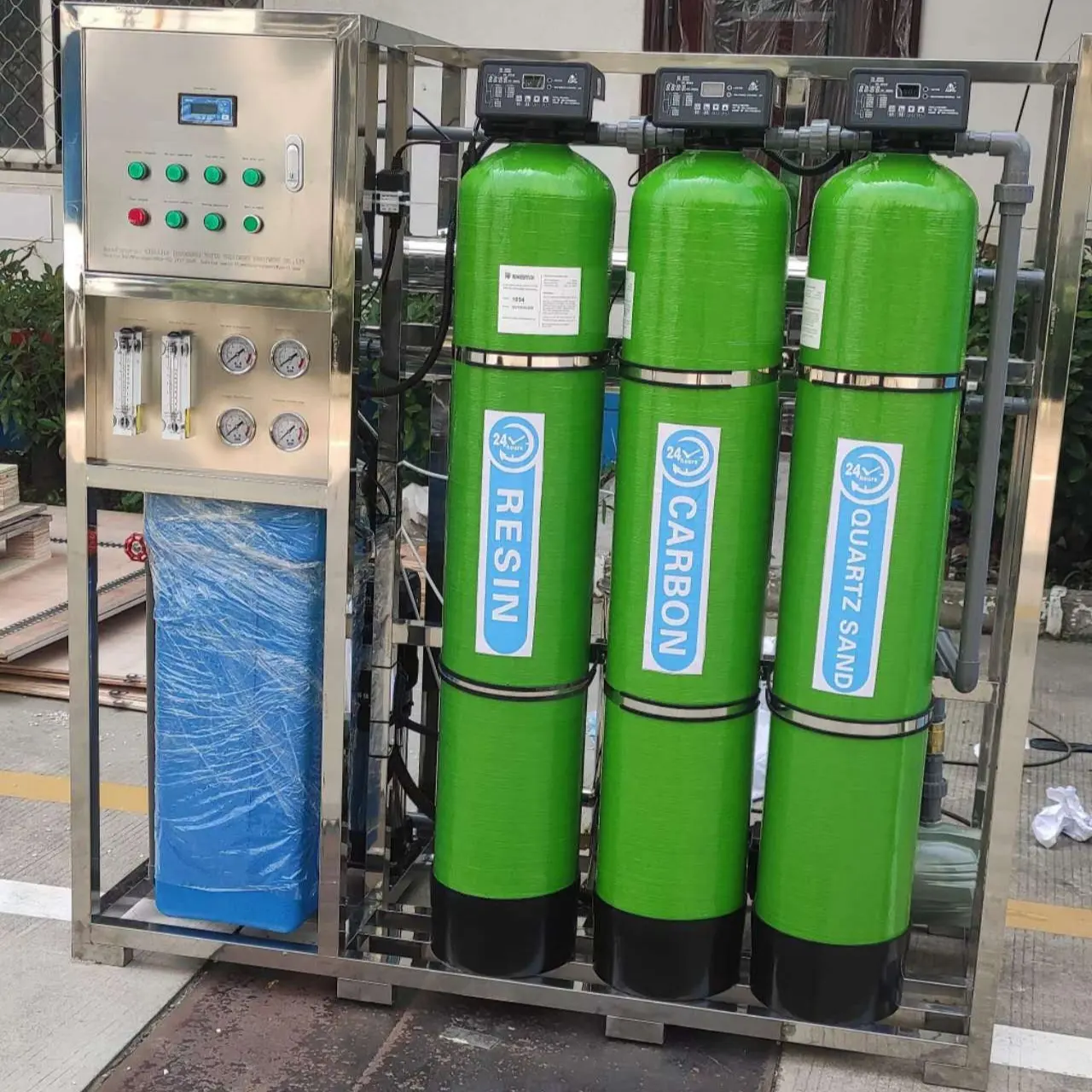 सस्ते आरओ 1 टन रिवर्स ऑस्मोसिस शुद्ध जल उपचार 1000L/एच औद्योगिक शुद्ध पानी की मशीन प्रत्यक्ष पीने पानी उपकरण