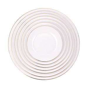 Assiettes de présentation blanches et dorées personnalisables avec motifs décalcomanies <span class=keywords><strong>Assiette</strong></span> <span class=keywords><strong>plate</strong></span> ronde blanche brillante de haute qualité avec bordure dorée pour restaurant - Product Image 3