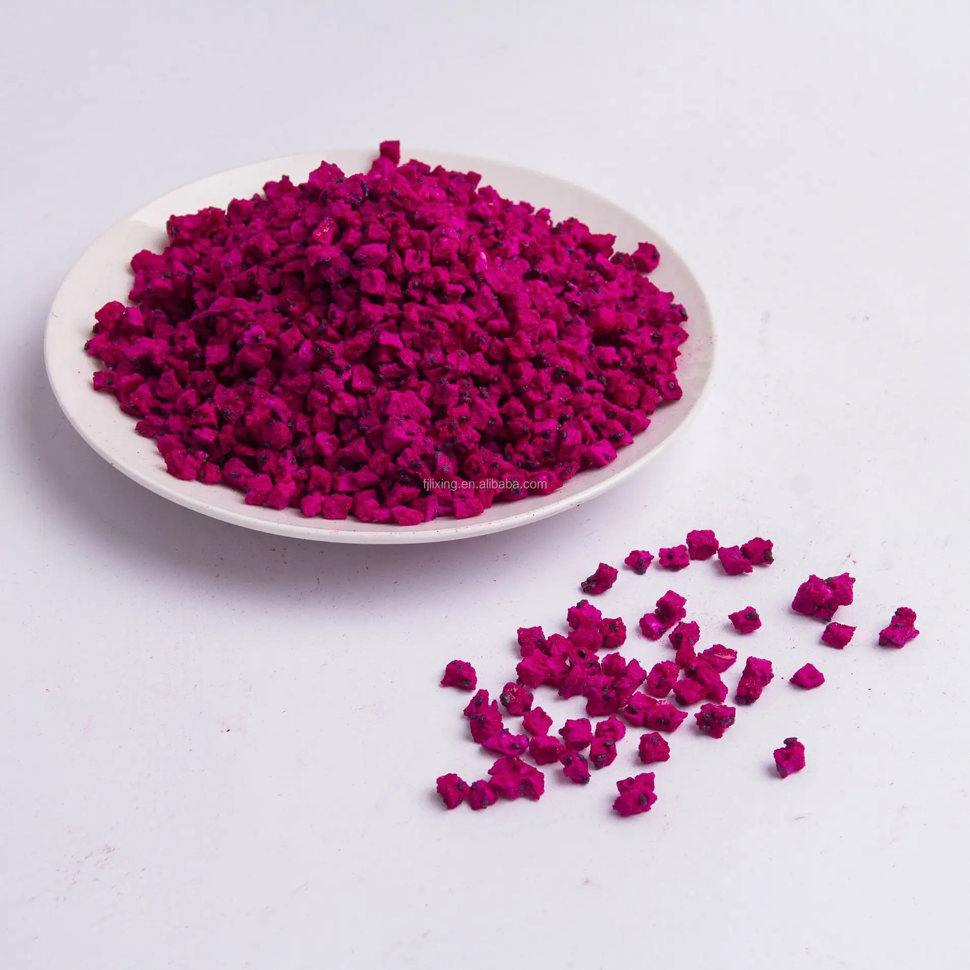 Vente de gros dés Pitaya aux fruits du dragon lyophilisés nutritifs bon marché, qualité supérieure blanc rouge