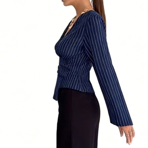 Blusa de Mujer con Rayas Finas y Cuello en V - Top Peplum con Manga Larga Acampanada y Cintura Fruncida, Camisa de Moda para Mujer - Product Image 2