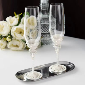 Copas de Champán Elegantes y de Lujo para Bodas, con Tallo y Base Decorativos, Perfectas para Brindis y Celebraciones - Product Image 1