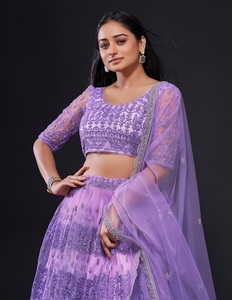 Meilleure vente couleur lavande séquence travail lilas miroitant Lehenga Choli femmes mode vêtements de mariage disponibles pour l'exportation - Product Image 3