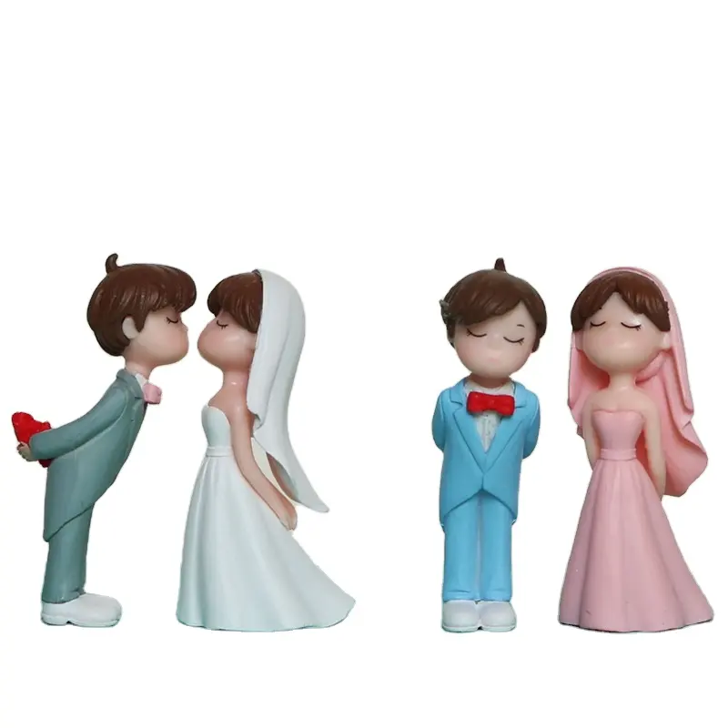 DIYドールハウスミニチュアおもちゃ花嫁と花婿キスカップル置物結婚式の車の装飾PVC人形