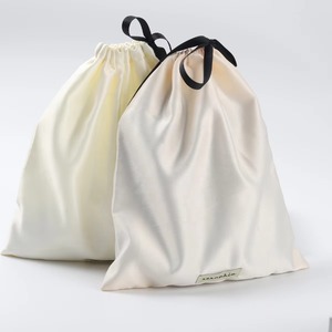 Pochette cadeau en satin imprimée avec logo personnalisé pour sous-vêtements, lingerie, ou sac à cheveux en satin doux avec cordon de serrage - Product Image 4