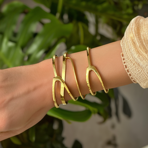 Brazalete de Moda en Acero Inoxidable 316L con Baño de Oro PVD, Joyería Sostenible y Resistente - Product Image 3