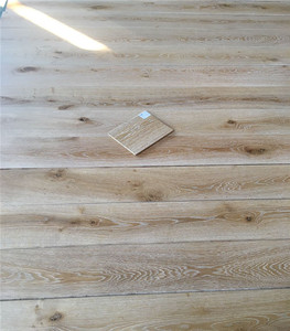 Revêtement de sol en bois de chêne <span class=keywords><strong>fumé</strong></span>, brossé et acier inoxydable - Product Image 1