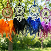 Mini attrape-rêves faits à la main en gros avec plumes colorées et pierres de cristal brutes pour décorations suspendues