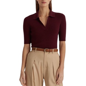 Maglieria da donna di base di colore rosso vino confortevole con scollo a v e maniche a un quarto - Product Image 1