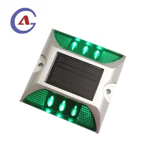 Borne lumineuse routière solaire LED étanche en aluminium, réfléchissante, type œil de chat - Product Image 4