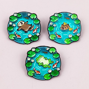 Ingrosso di fabbrica Spilla in metallo smaltata personalizzata con animali carini (Rana, Lontra marina, Capibara) per zaino, disponibile in stock - Product Image 2