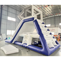Équipement de parc aquatique, toboggan aquatique gonflable flottant avec Blob, toboggan triangulaire gonflable commercial en PVC, jeu aquatique gonflable d'extérieur
