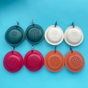 Colgante de aromaterapia de cuero con dijes de logotipo para regalo, accesorio de joyería de moda unisex - Product Image 1